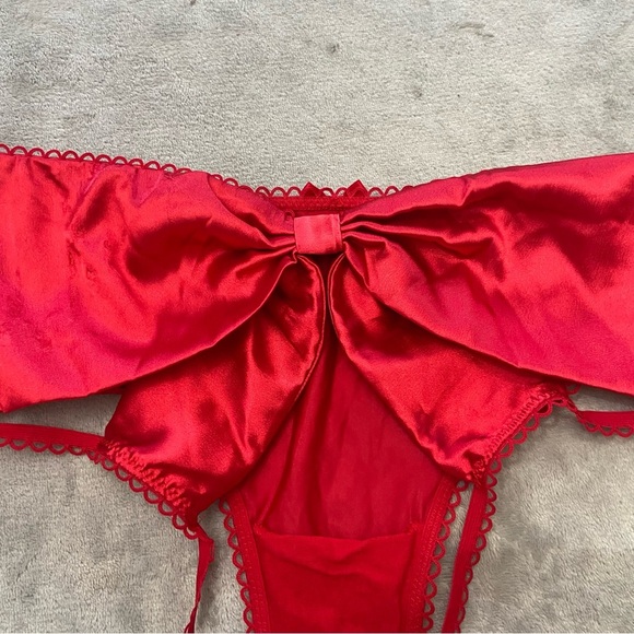 New! Victoria’s Secret Panty satin bow open back panty red 4243 - Picture 5 of 9